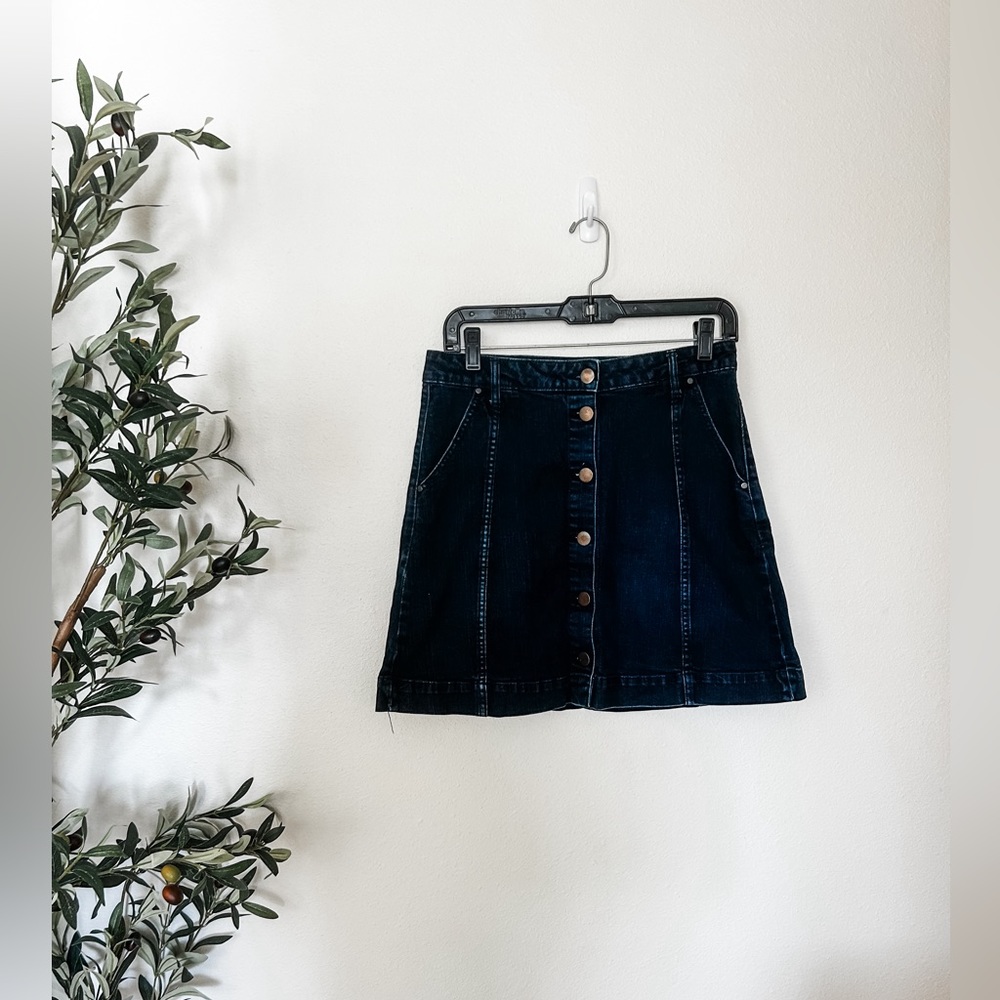 LC Lauren Conrad • Jean Skirt